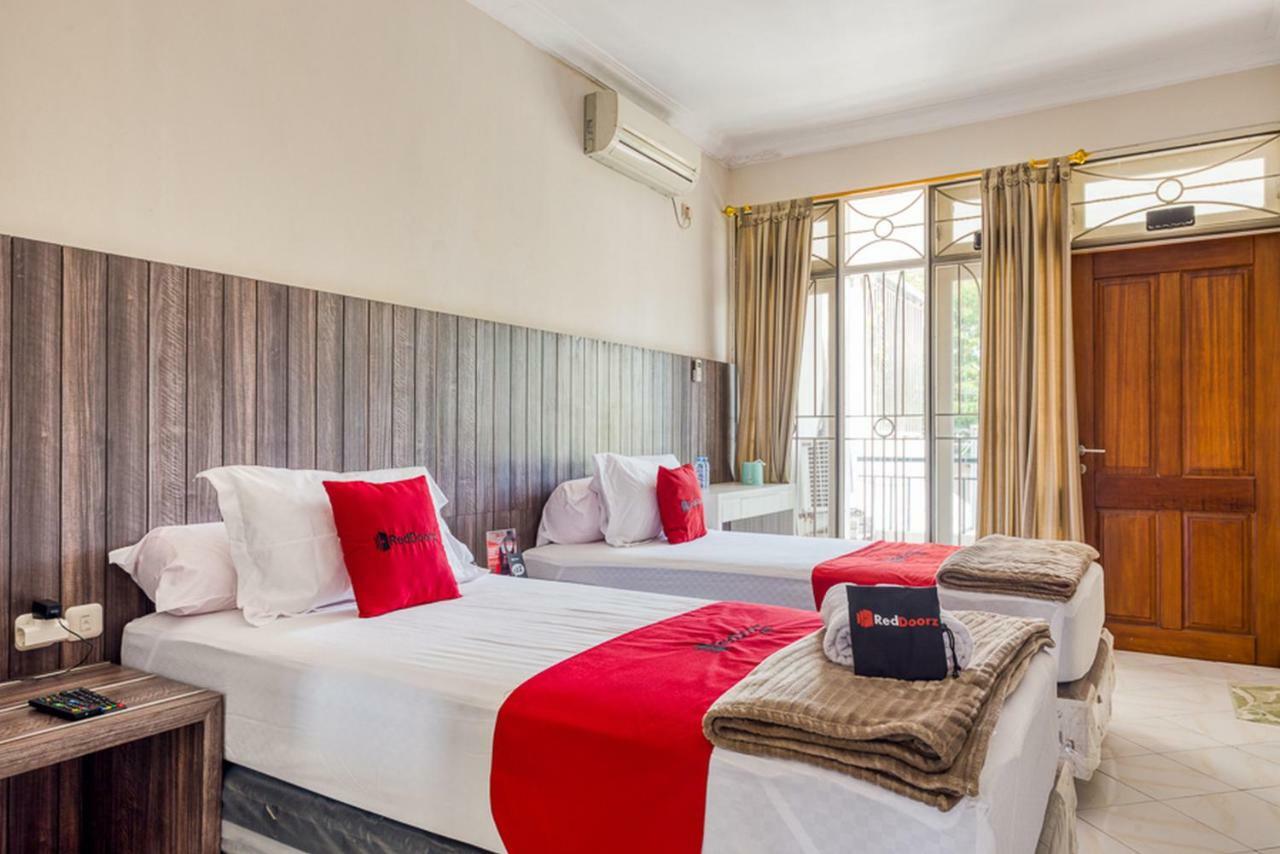 Reddoorz Near Untag Surabaya Hotel Exterior photo